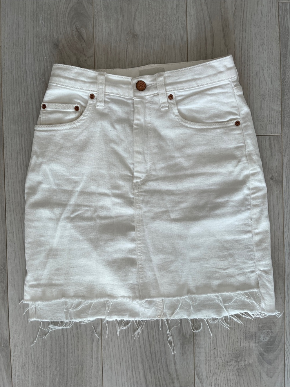 Wilfred White Denim Frayed Hem Mini Skirt